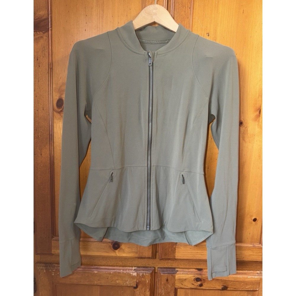 Lululemon Women's 8 The Ease Jacket Olive Sage Green Define Yoga Running Zip